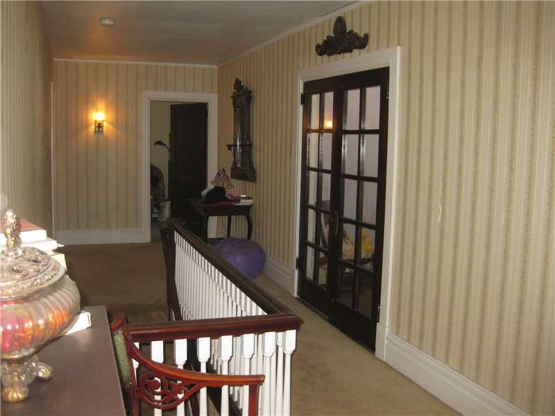 3460 Evergreen Road Pittsburgh, PA 15237 - Photo 17 of 21 Other. 2nd story hallway w/French doors to den