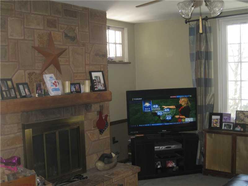 3460 Evergreen Road Pittsburgh, PA 15237 - Photo 10 of 21 Family Room. First floor Family room can be used as Master bedroom.
