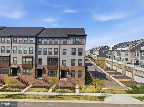 $635,000 | 1612 Kirkman Street, Dumfries, VA 22026