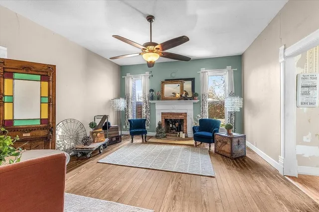 $350,000 | 112 South Evans Street, Boyd, TX 76023