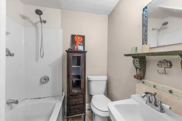 $350,000 | 112 South Evans Street, Boyd, TX 76023