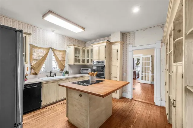 $350,000 | 112 South Evans Street, Boyd, TX 76023