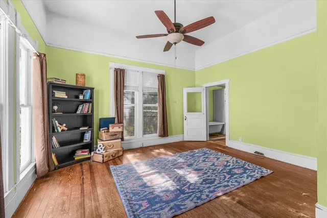 $350,000 | 112 South Evans Street, Boyd, TX 76023