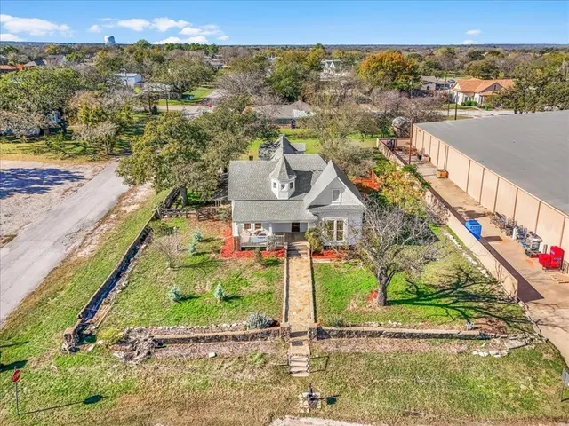 $350,000 | 112 South Evans Street, Boyd, TX 76023