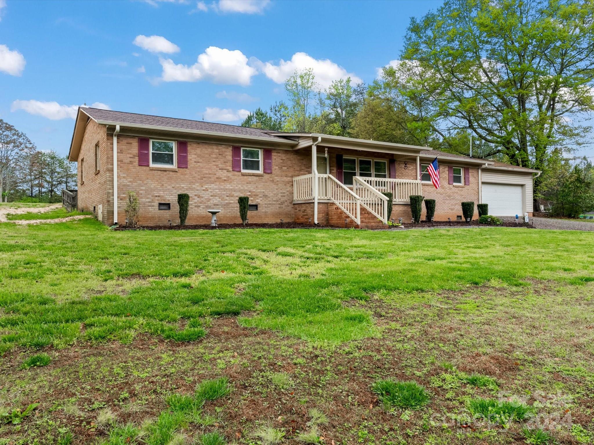 203 Spring Shore Road Statesville, NC 28677 - Photo 4 of 23 Gallery Image 4