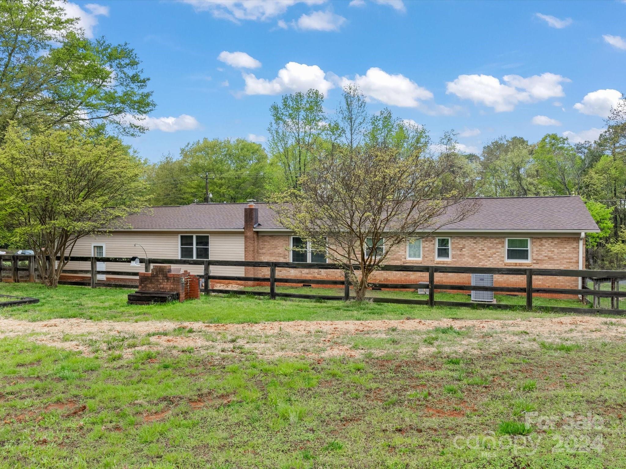 203 Spring Shore Road Statesville, NC 28677 - Photo 5 of 23 Gallery Image 5