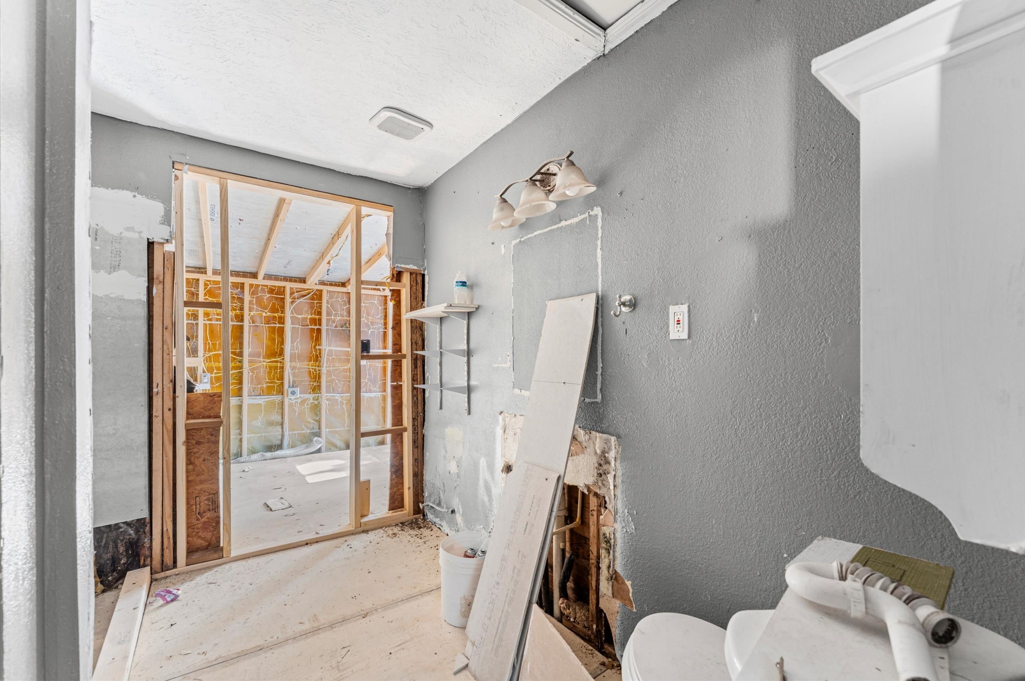 605 Post Street Houston, TX 77022 - Photo 12 of 18