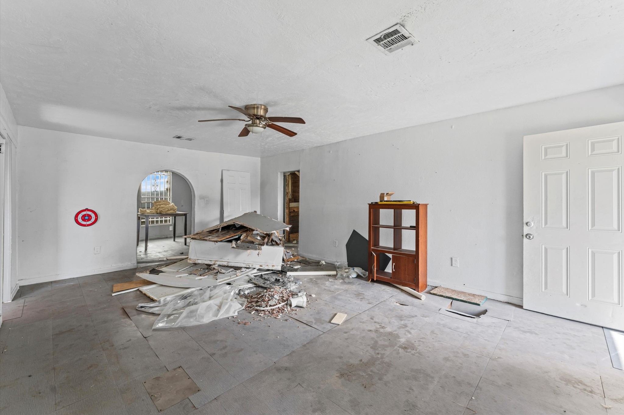 605 Post Street Houston, TX 77022 - Photo 6 of 18