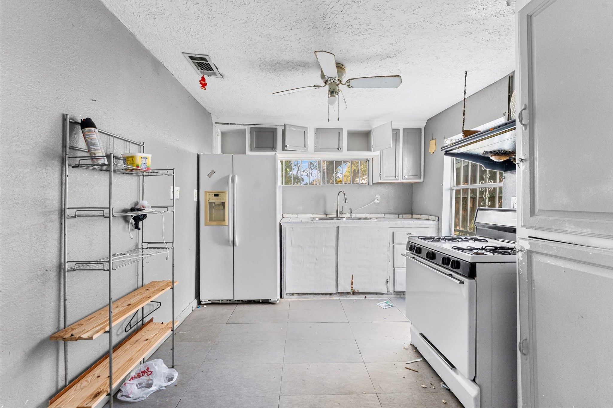 605 Post Street Houston, TX 77022 - Photo 10 of 18