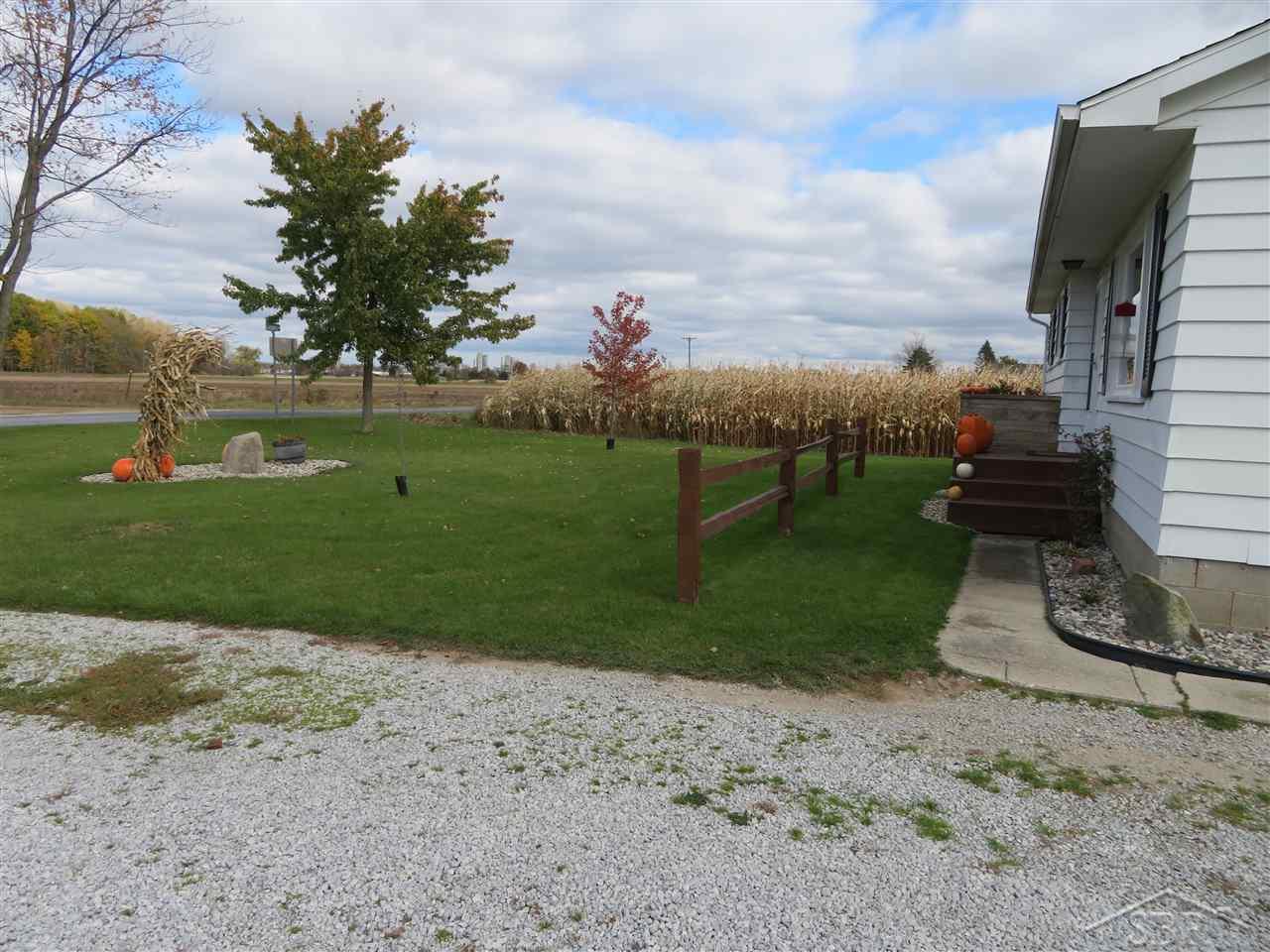13539 Geddes Road Hemlock, MI 48626 - Photo 3 of 21 31363763-2.JPG