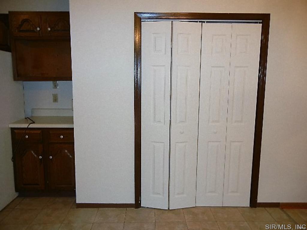 10 Kansas Avenue Belleville, IL 62221 - Photo 8 of 30 Gallery Image 8