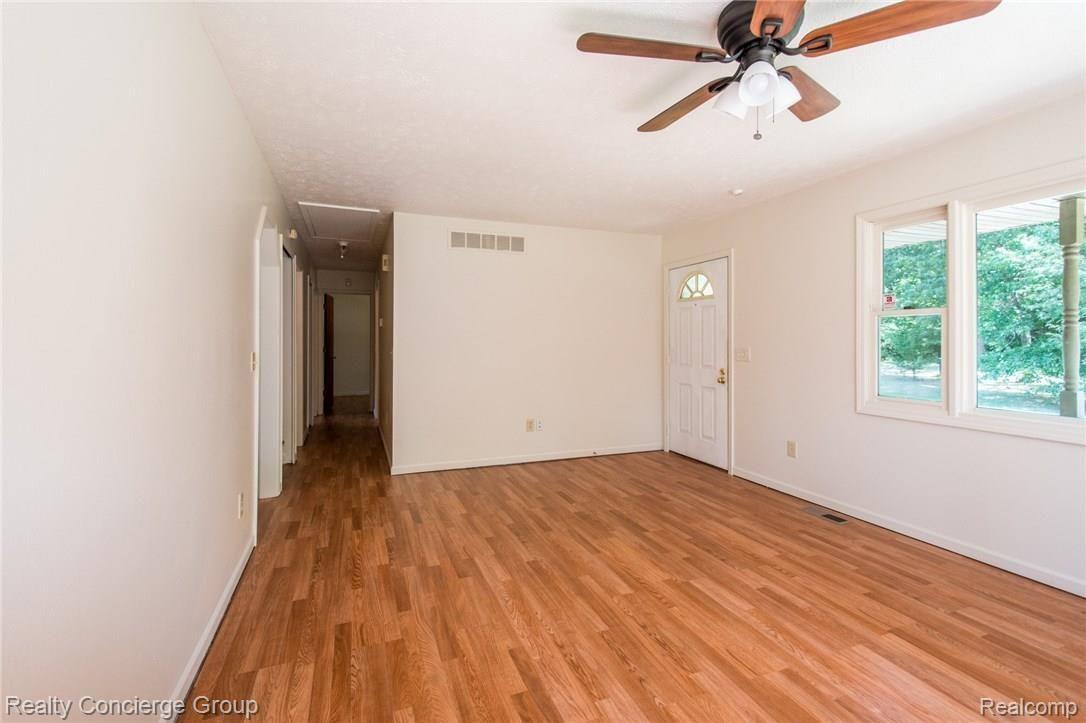 5180 Dutton Road Gregory, MI 48137 - Photo 6 of 32 Dutton-15.jpg