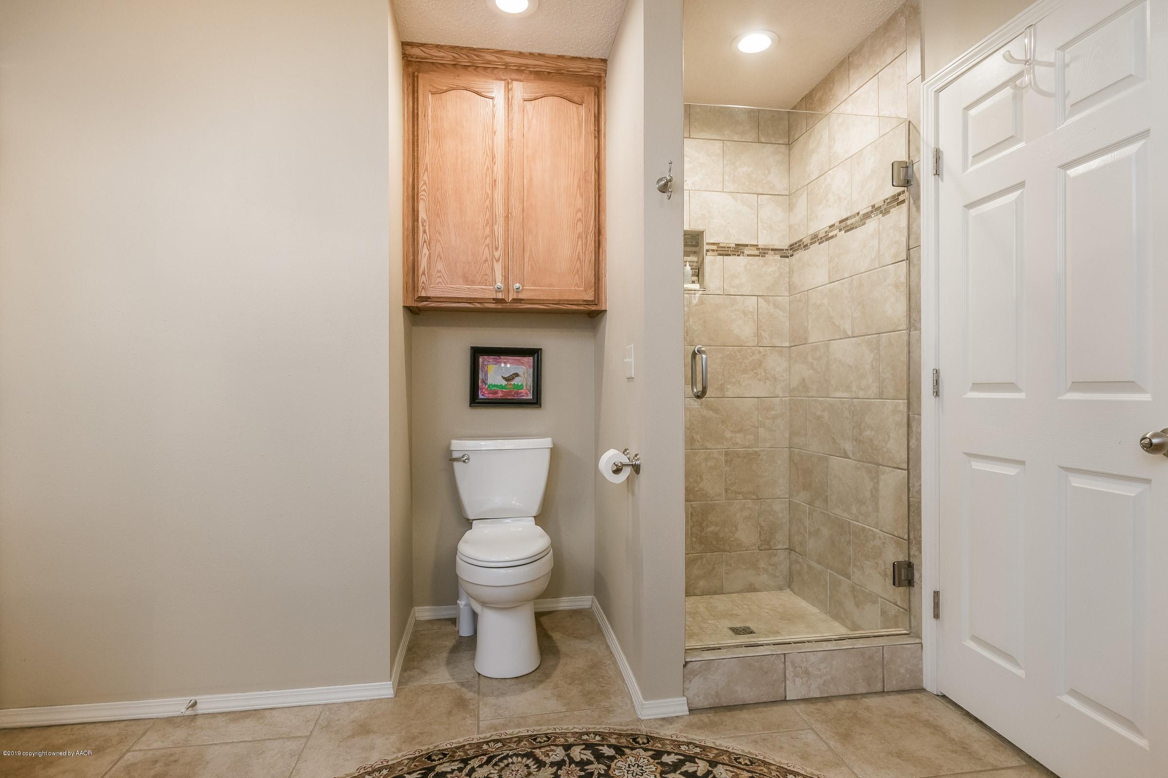 7006 Thunder Road Amarillo, TX 79119 - Photo 11 of 18 Master Bath