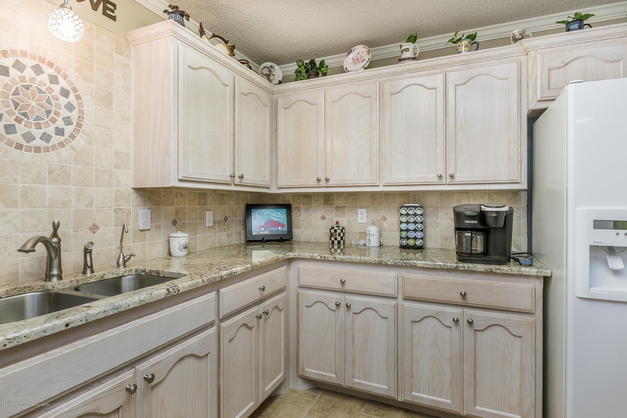 7006 Thunder Road Amarillo, TX 79119 - Photo 7 of 18 Kitchen