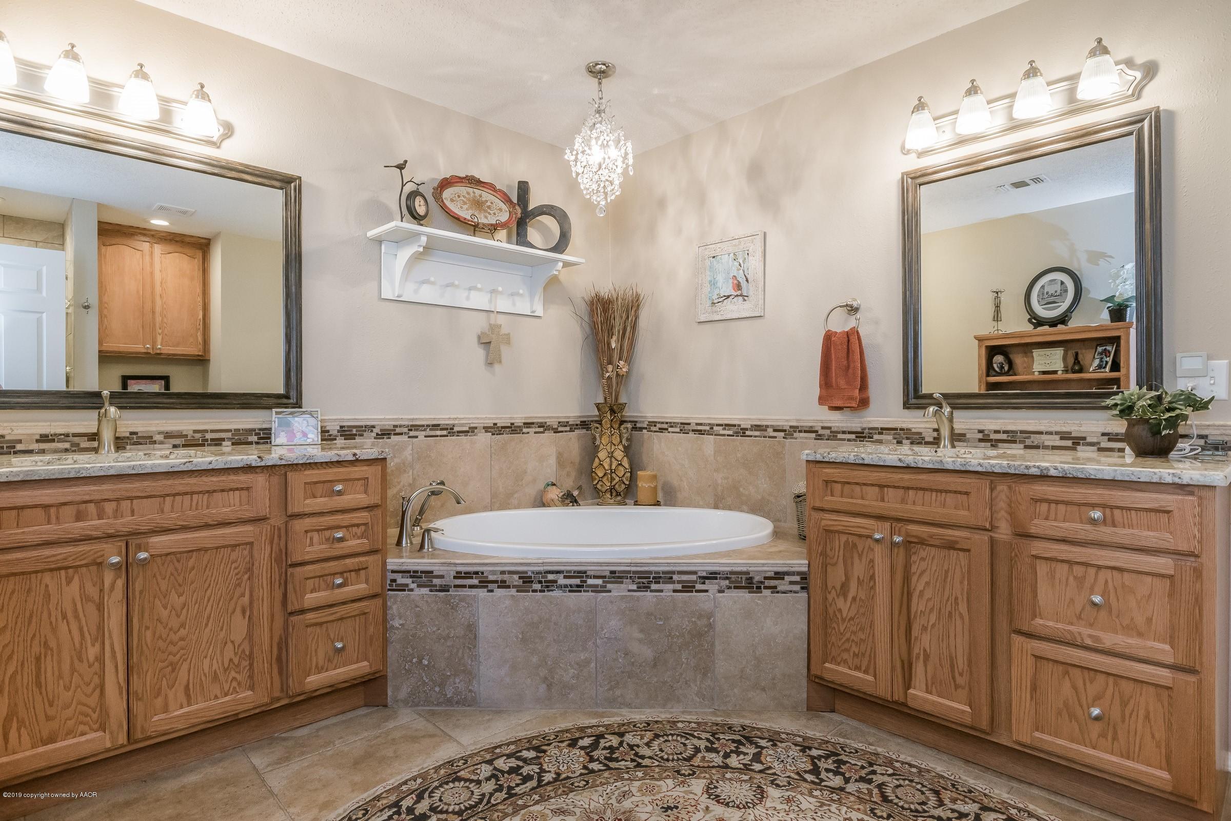 7006 Thunder Road Amarillo, TX 79119 - Photo 10 of 18 Master Bath