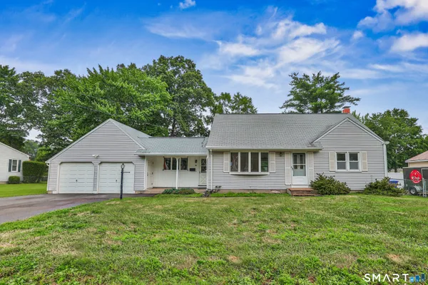 $349,999 | 10 Post Road, Enfield, CT 06082