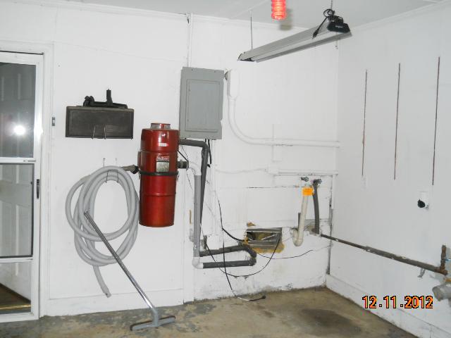 1030 Hidebound Road Burns, TN 37029 - Photo 15 of 19 Garage with central vacumn