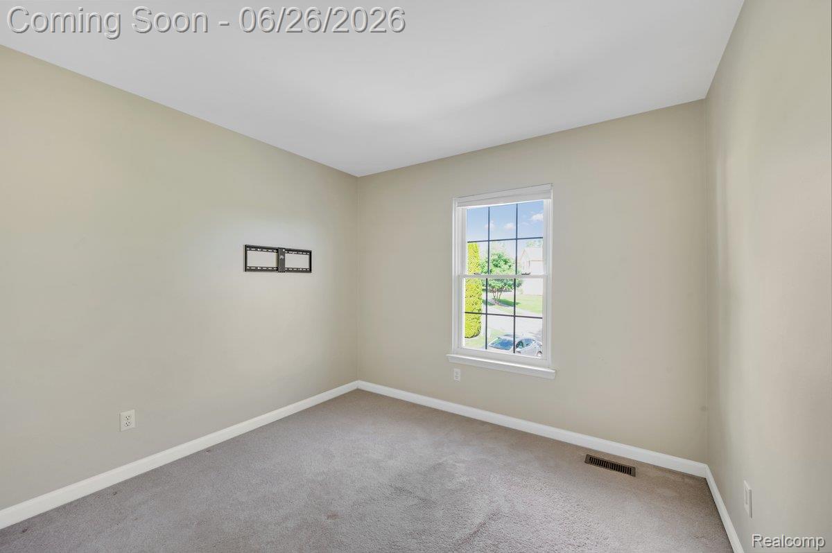 126 Eagle Ridge Road Lake Orion, MI 48360 - Photo 17 of 29 bedroom 2.jpg