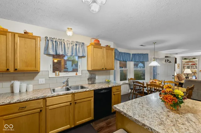 $284,000 | 6913 Thousand Oaks Drive, Indianapolis, IN 46214