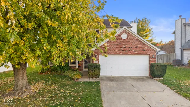 $284,000 | 6913 Thousand Oaks Drive, Indianapolis, IN 46214
