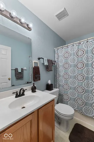 $284,000 | 6913 Thousand Oaks Drive, Indianapolis, IN 46214