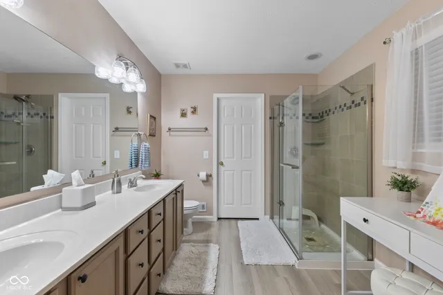 $284,000 | 6913 Thousand Oaks Drive, Indianapolis, IN 46214