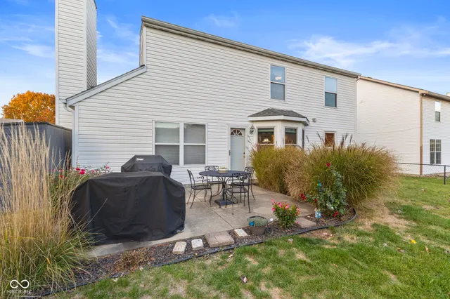 $284,000 | 6913 Thousand Oaks Drive, Indianapolis, IN 46214