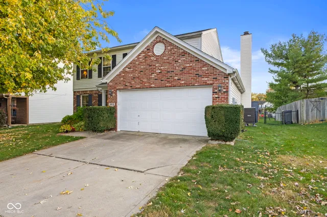 $284,000 | 6913 Thousand Oaks Drive, Indianapolis, IN 46214
