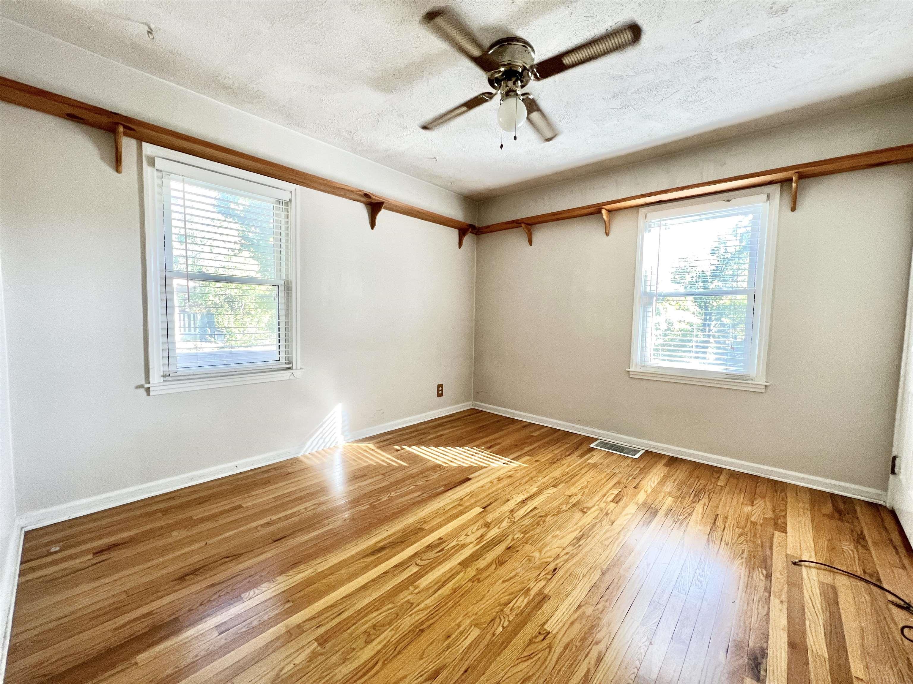 7223 Newburgh Road Evansville, IN 47715 - Photo 11 of 24 Gallery Image 11
