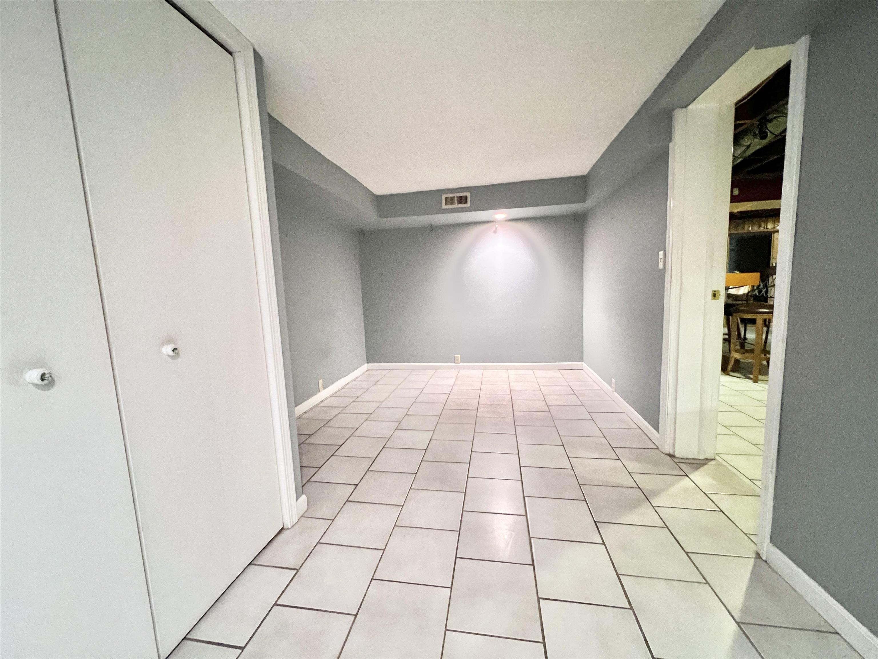 7223 Newburgh Road Evansville, IN 47715 - Photo 19 of 24 Gallery Image 19