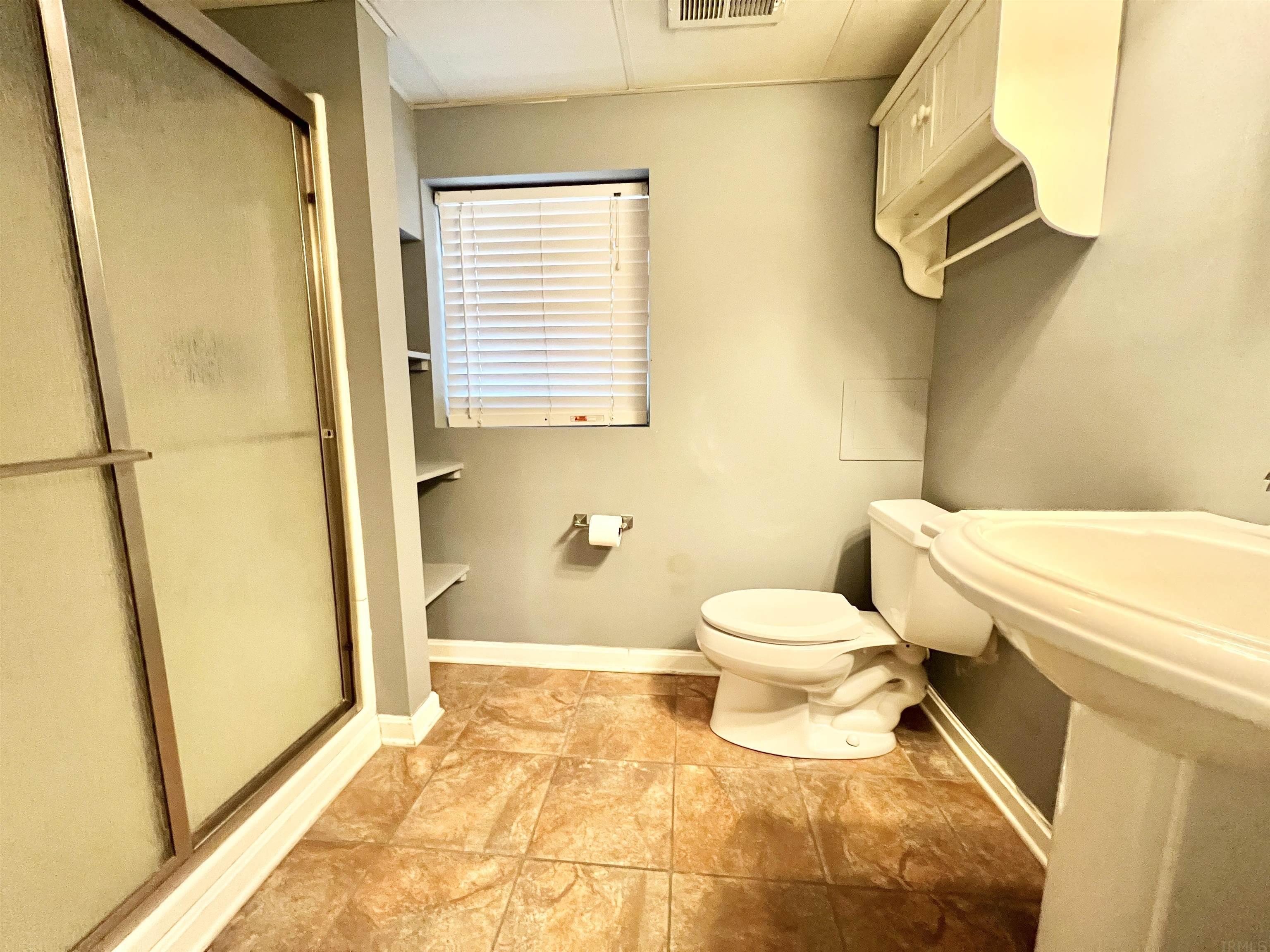 7223 Newburgh Road Evansville, IN 47715 - Photo 10 of 24 Gallery Image 10