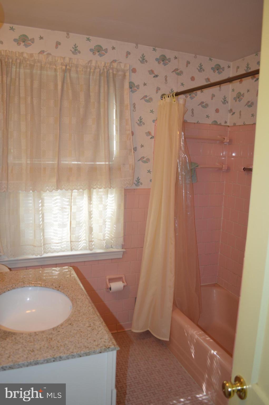 8110 Pleasant Plains Road Towson, MD 21286 - Photo 15 of 27 upstairs full bath