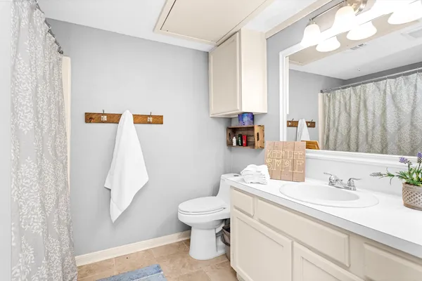 $1,850 | 36 April Point Drive North, Montgomery, TX 77356