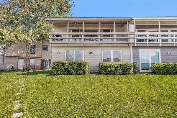 $1,850 | 36 April Point Drive North, Montgomery, TX 77356