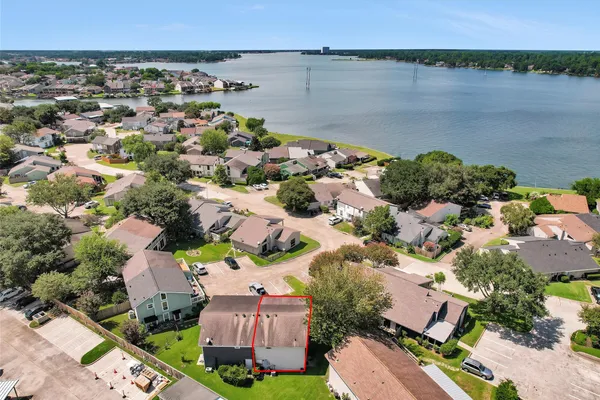 $1,850 | 36 April Point Drive North, Montgomery, TX 77356