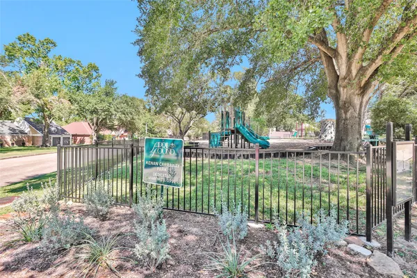 $1,850 | 36 April Point Drive North, Montgomery, TX 77356