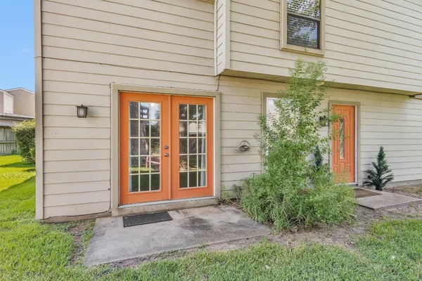 $1,850 | 36 April Point Drive North, Montgomery, TX 77356