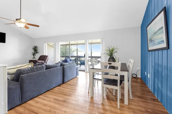 $1,850 | 36 April Point Drive North, Montgomery, TX 77356