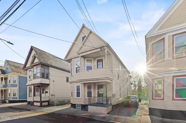 $278,500 | 19 Ingersoll Avenue, Schenectady, NY 12305