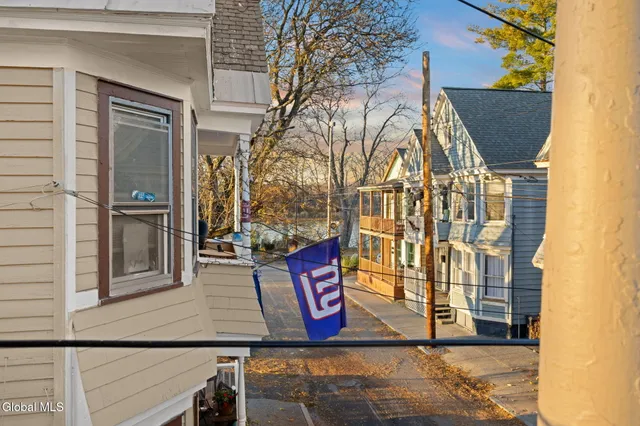 $278,500 | 19 Ingersoll Avenue, Schenectady, NY 12305