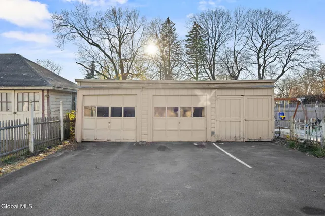 $278,500 | 19 Ingersoll Avenue, Schenectady, NY 12305