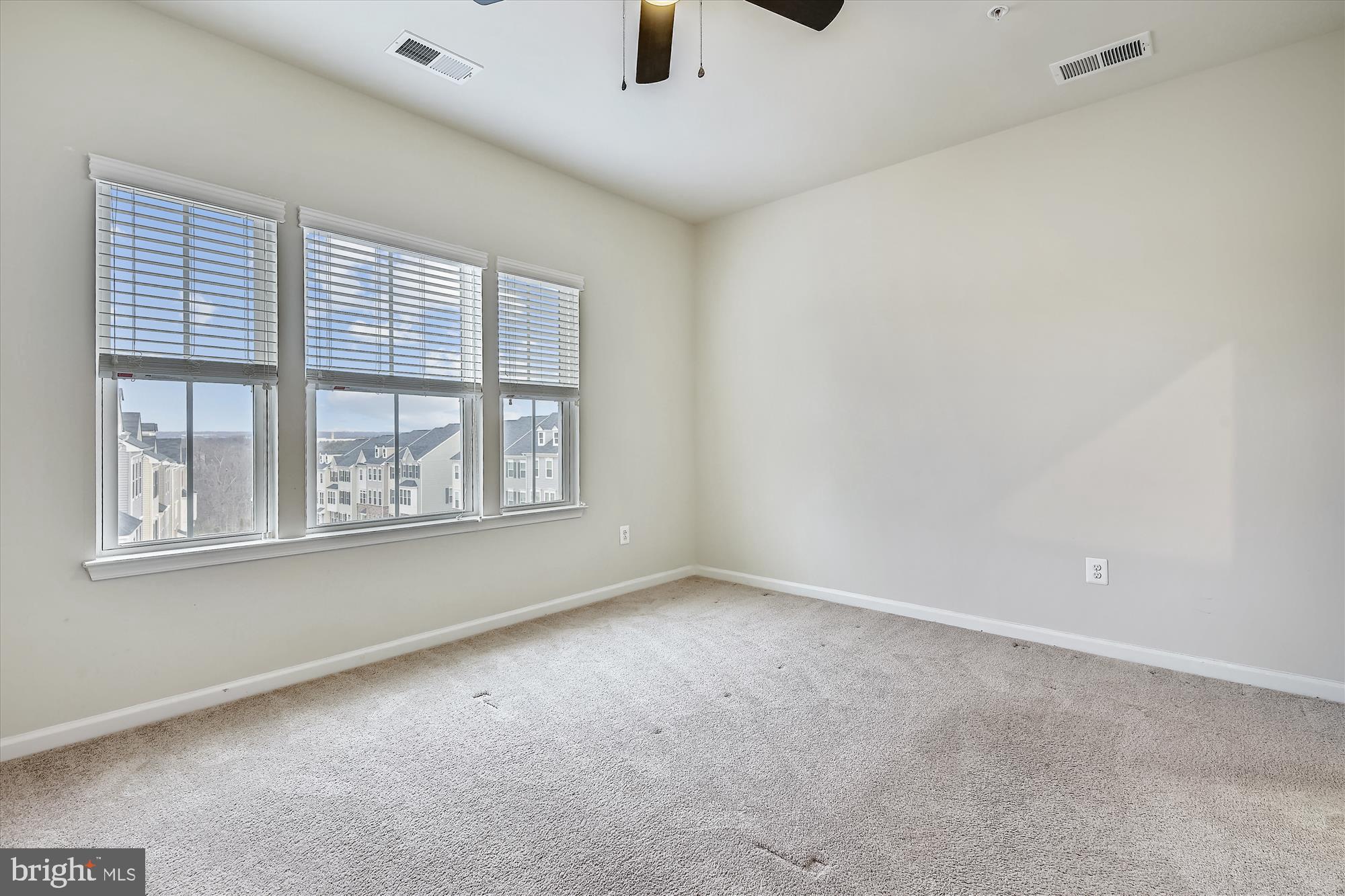 7521 Mundell Road Hanover, MD 21076 - Photo 4 of 36