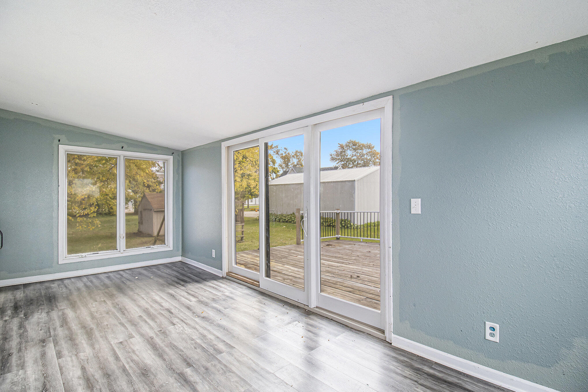 11977 Maiden Lane Riga, MI 49276 - Photo 6 of 13 009_11977_maiden_ln_8_26