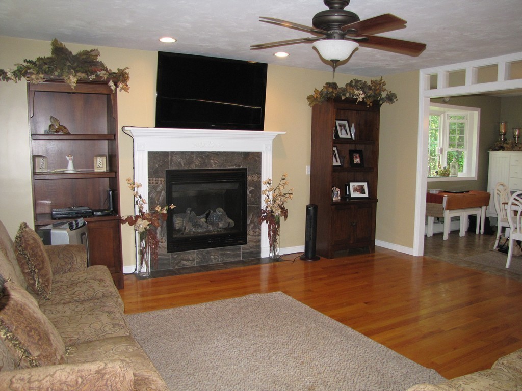 35 Collette Road Sturbridge, MA 01518 - Photo 3 of 23