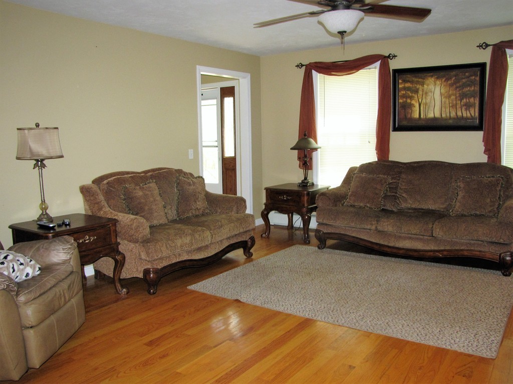 35 Collette Road Sturbridge, MA 01518 - Photo 4 of 23