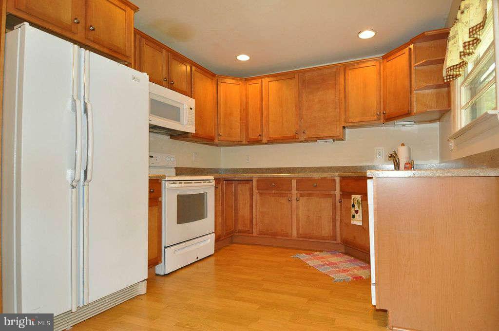 1286 Ritchie Highway Arnold, MD 21012 - Photo 7 of 19 Kitchen