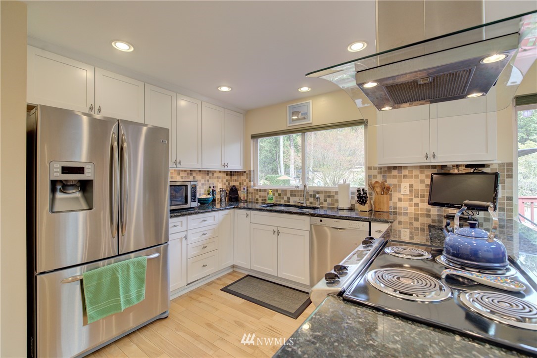 9618 Northeast 198th Street Bothell, WA 98011 - Photo 7 of 24