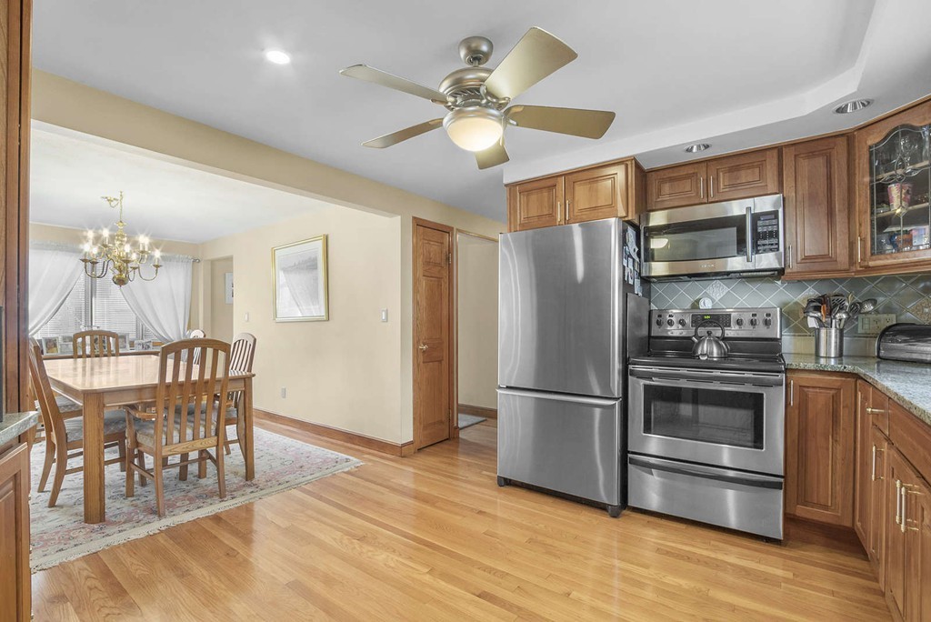 17 Frye Road Medford, MA 02155 - Photo 3 of 25 Gallery Image 3