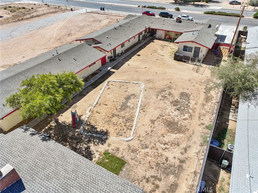 13341 Navajo Road Apple Valley, CA 92308 - Photo 2 of 16