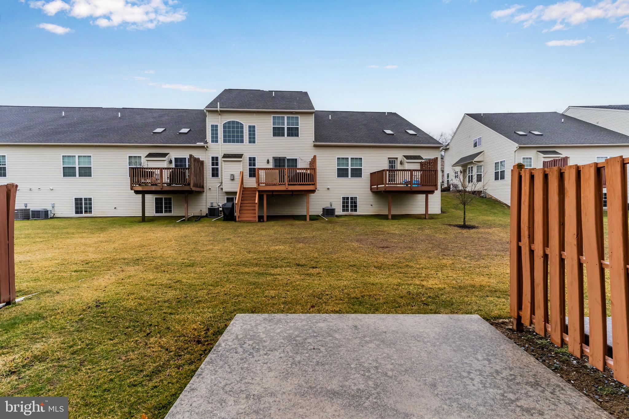 178 Mapleton Drive Harrisburg, PA 17112 - Photo 2 of 28